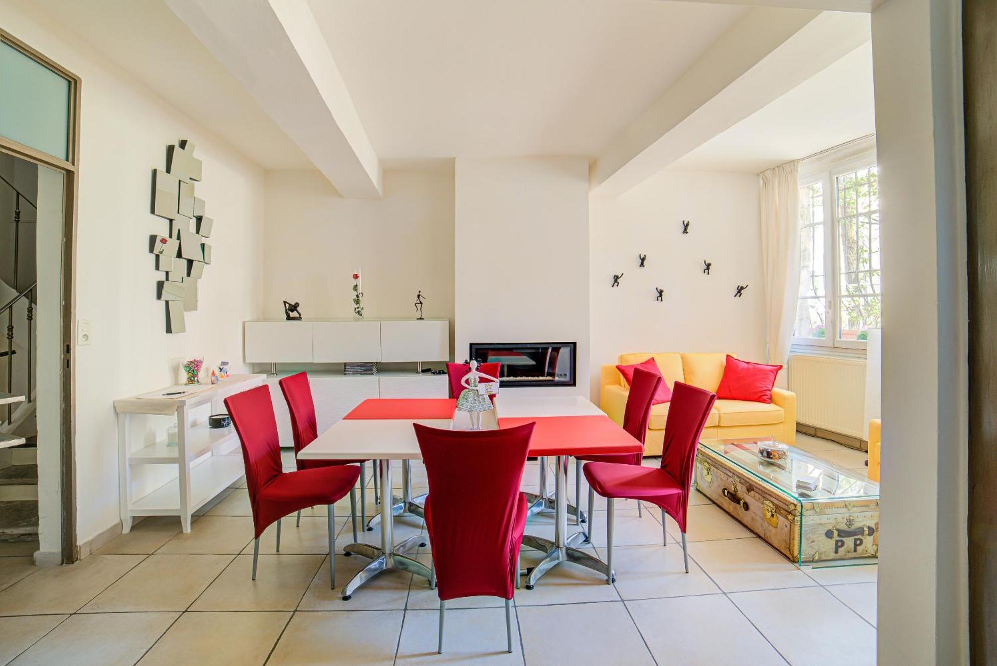 Le Limas Bed & Breakfast Авиньон Екстериор снимка