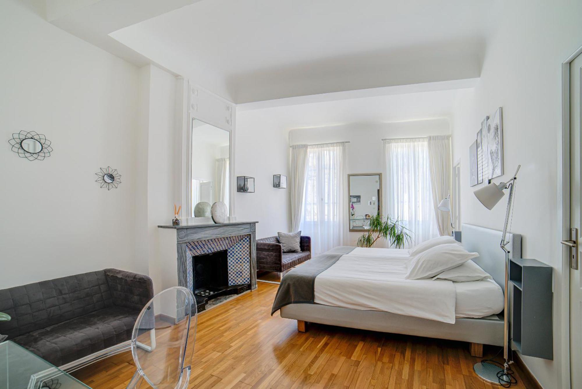 Le Limas Bed & Breakfast Авиньон Стая снимка