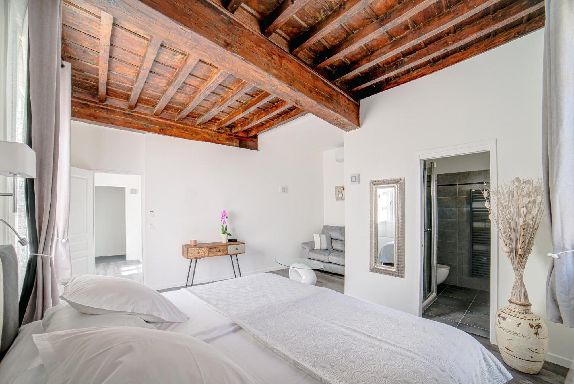 Le Limas Bed & Breakfast Авиньон Стая снимка