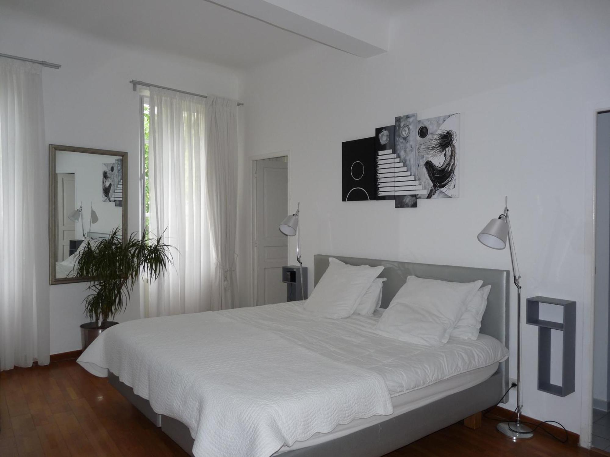 Le Limas Bed & Breakfast Авиньон Стая снимка