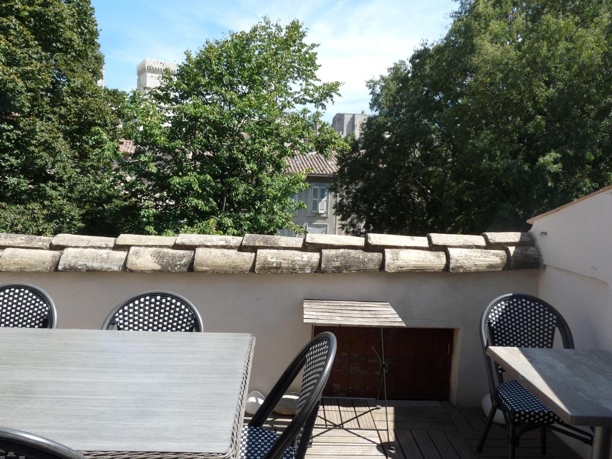 Le Limas Bed & Breakfast Авиньон Екстериор снимка